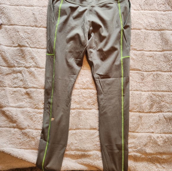 Excellent condition fabletic leggings - Picture 2 of 10